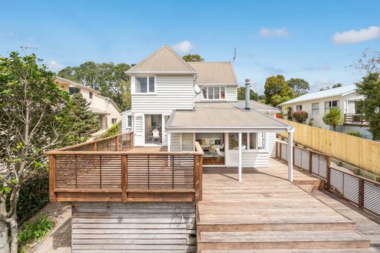 1 Lyons Avenue Murrays Bay_1