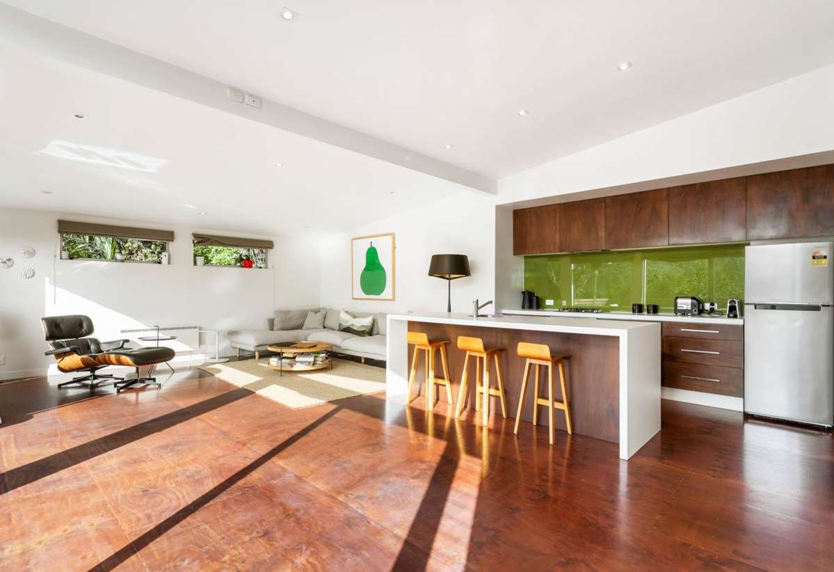 31 Lone Kauri Road_2