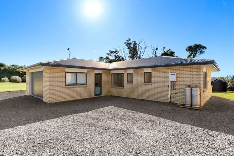 2123 Awhitu Road Pollok_26