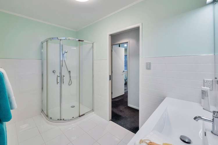 10 Matuhi Rise Henderson_12