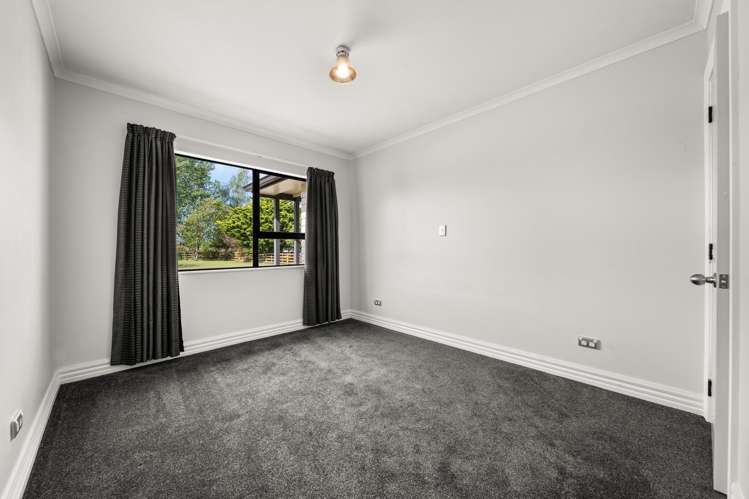 38 Portland Road Carterton_15