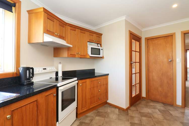 82 Edinburgh Crescent Waikiwi_12