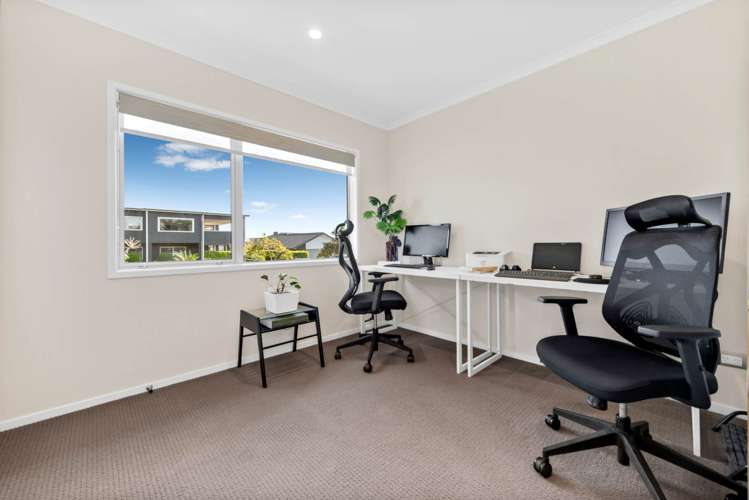 1 Defender Crescent Beachlands_18