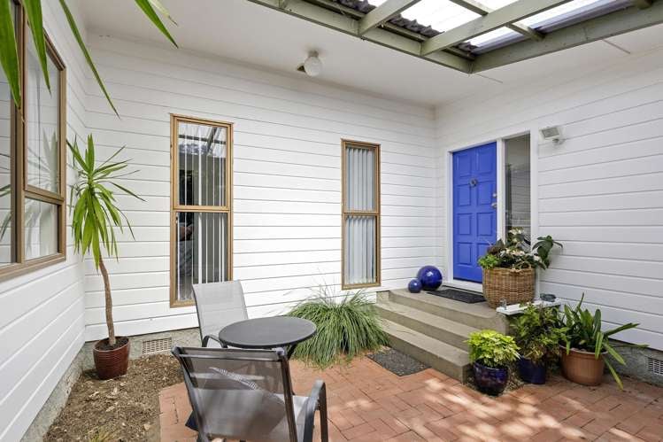 10 Otira Grove Kelson_4