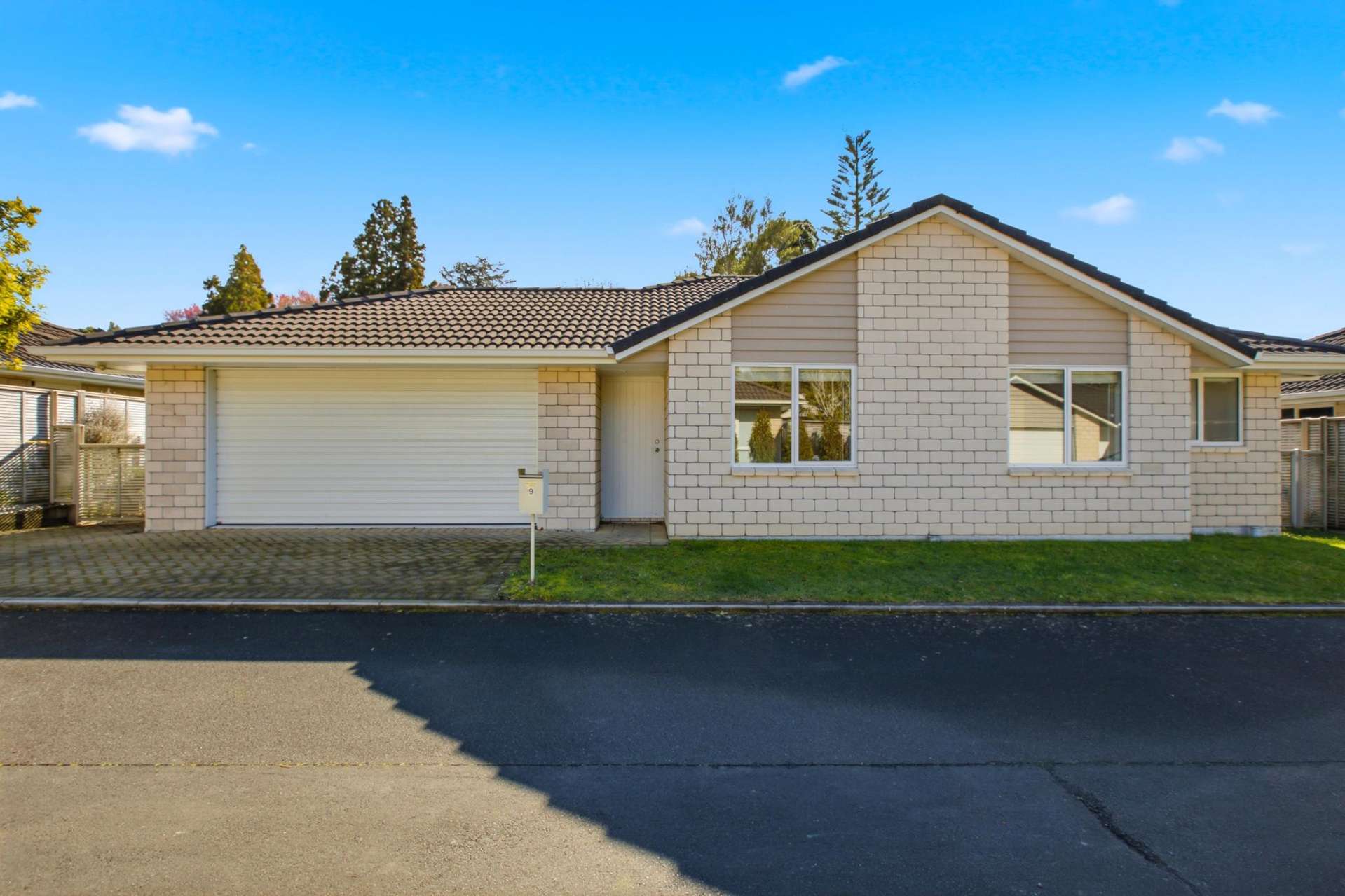 9 Barossa Way Brookfield_0