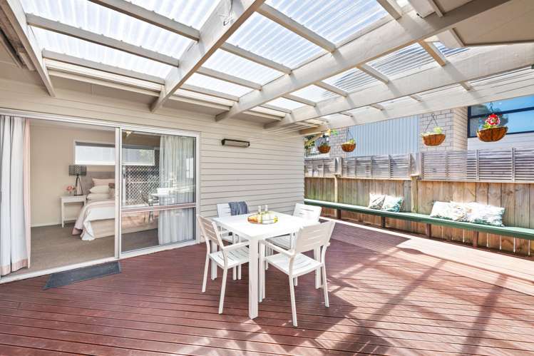 10 Borrowdace Avenue Botany Downs_23