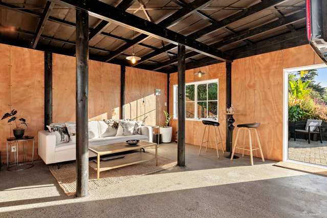 TWO HOMES, ONE EXCEPTIONAL LIFESTYLE – Country...