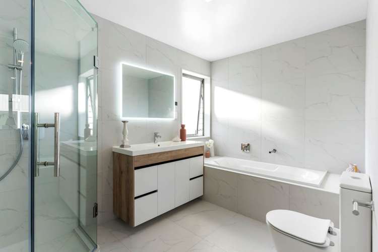 6/11 Celeste Place Totara Vale_12