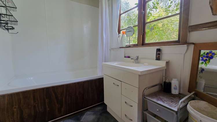 162 Gibson Quay Hokitika_7