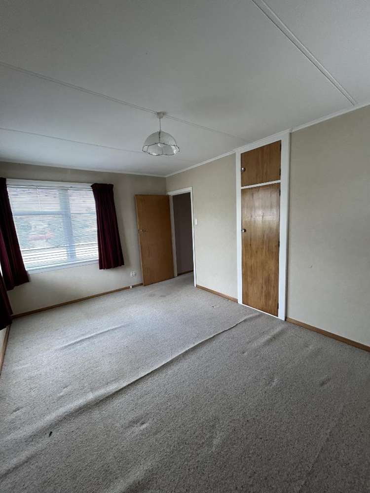 126 South Road 10754_10