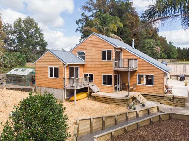 House, Big Shed, Land