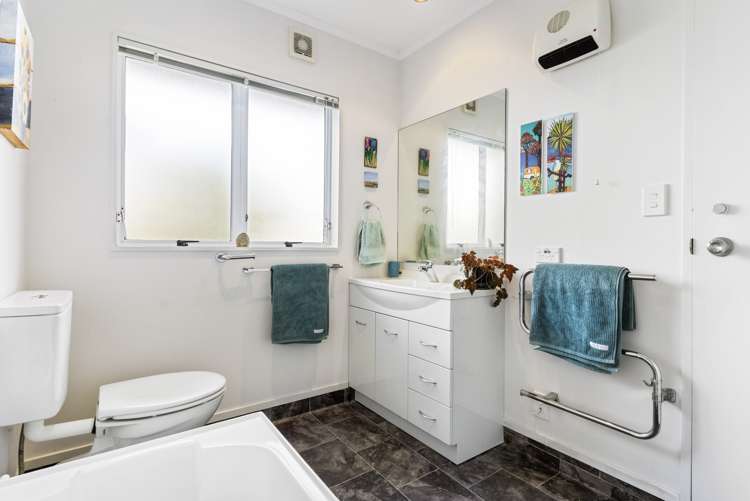 2/158 Onewa Road Northcote_14