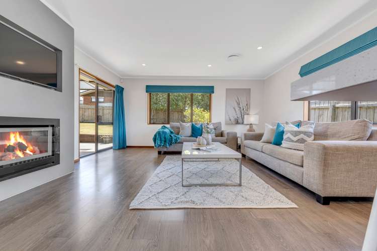 54 Channing Crescent Botany Downs_8