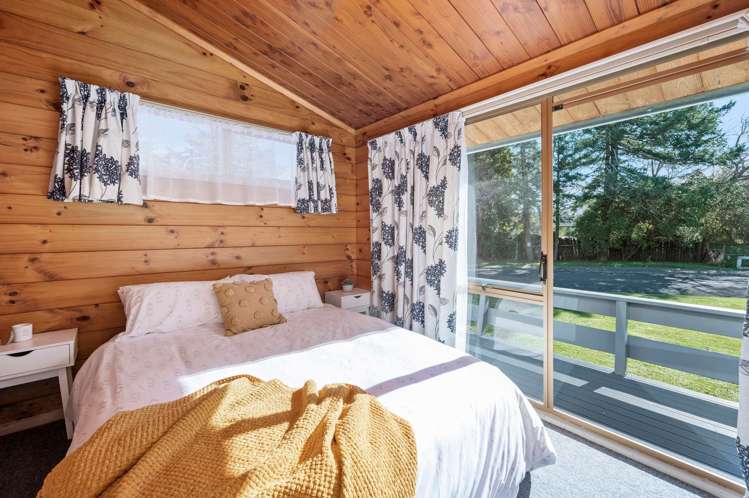 2 Cooper Avenue Holdens Bay_5