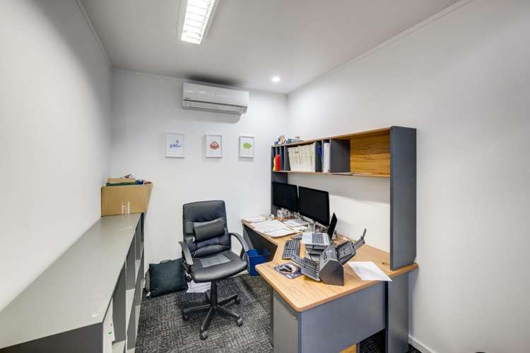 310 Avenue Road East Hastings Central_11