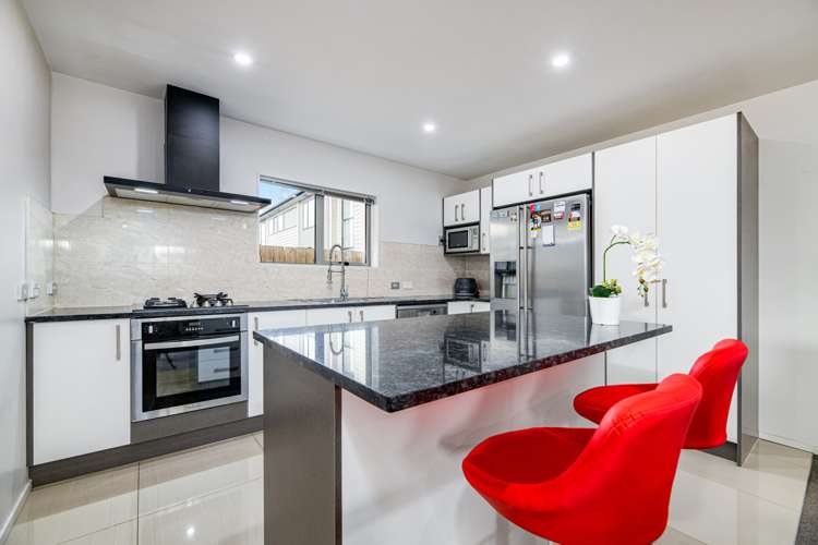 110a Royal Road Massey_5