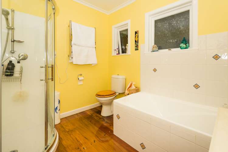 8 Fairclough Road Beach Haven_9