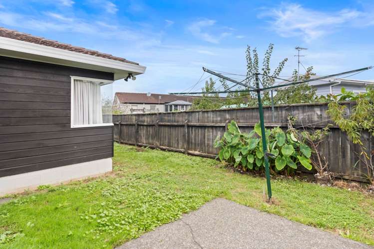 2/296 Wairau Road Glenfield_11