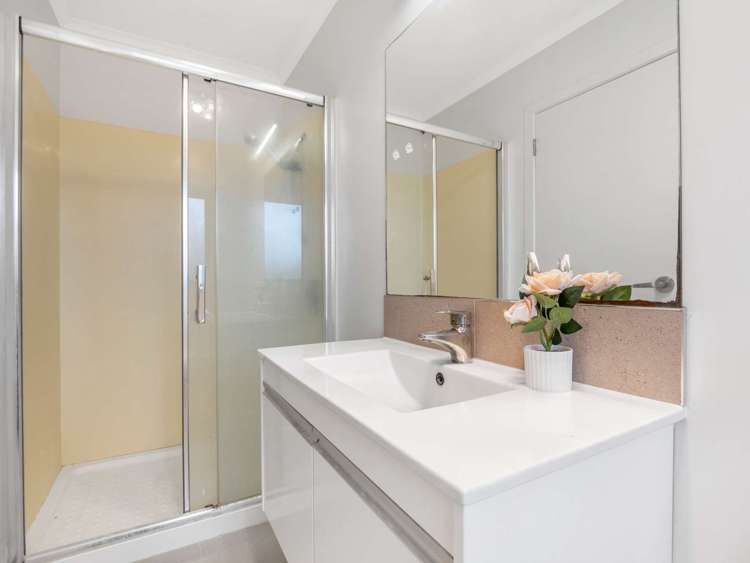 39 Carroll Place Owhata_23