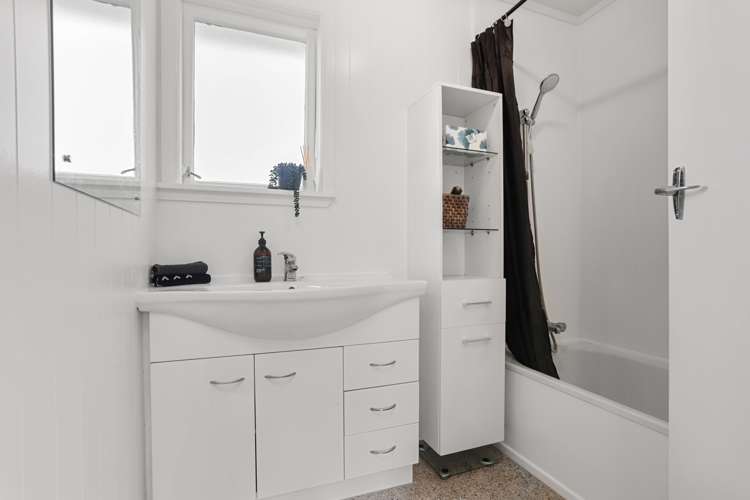 217 Glengarry Road Glen Eden_14