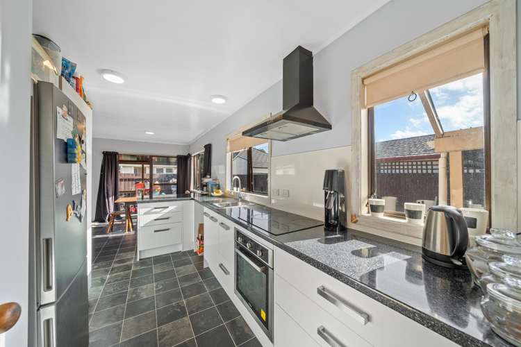 2/52 Athlone Crescent_2