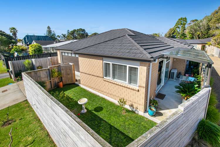 16 Forest Glen Orewa_18