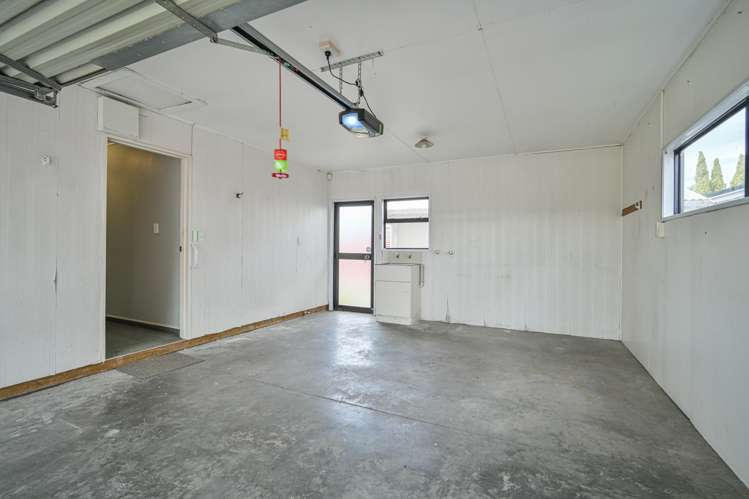 1002 Reka Street Akina_11