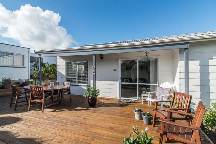 1 Beachwater Grove Paraparaumu Beach_18