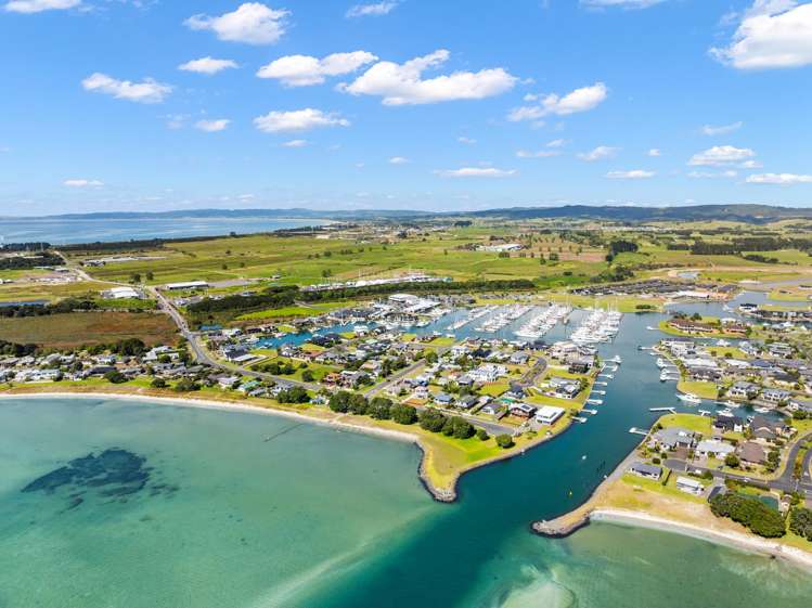 9 Finch Street One Tree Point_22