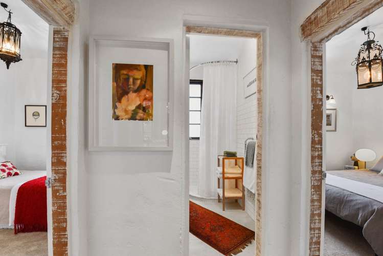 2/25a Lake Road Devonport_11