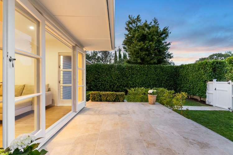 12 Crocombe Crescent Beach Haven_3