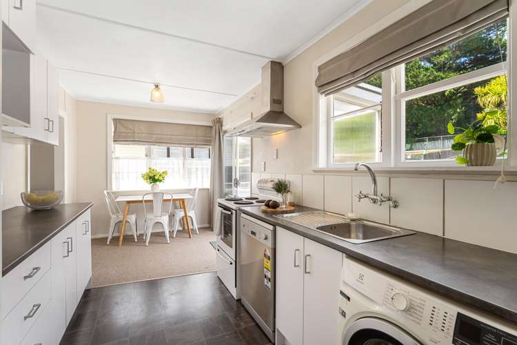 200 Waddington Drive Naenae_4