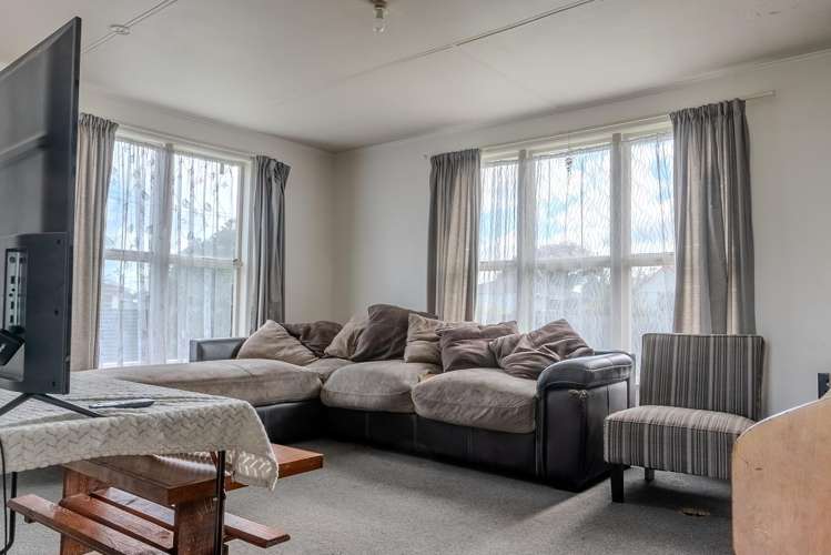 32 Edinburgh Street Feilding_7