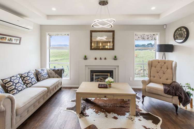 206 Pacific Drive Fitzherbert_8