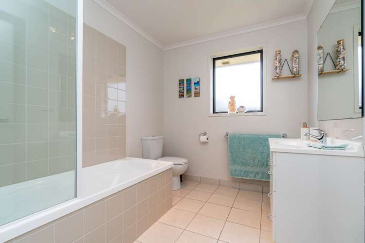 5 Hillside Avenue Mangawhai Heads_13