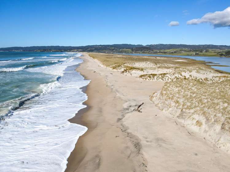 353 Cove Road Waipu_30