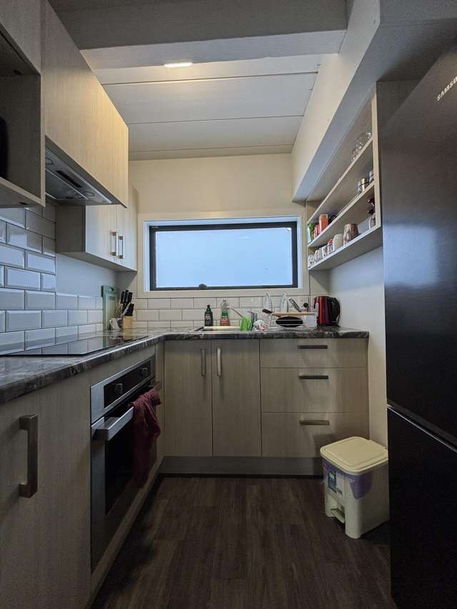 2/33 Vienna Street Waltham_1