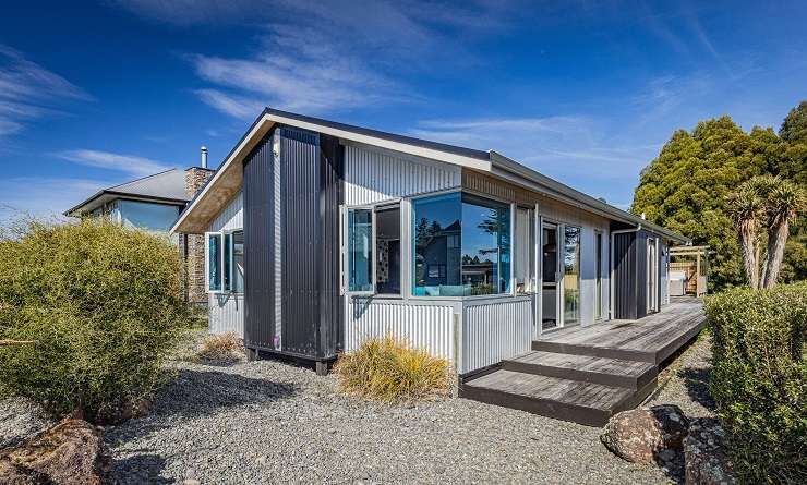 A one-bedroom hut on Matai Street is one of the cheapest properties for sale in Ohakune right now and is inviting enquiry over <img50,000. Photo / Supplied