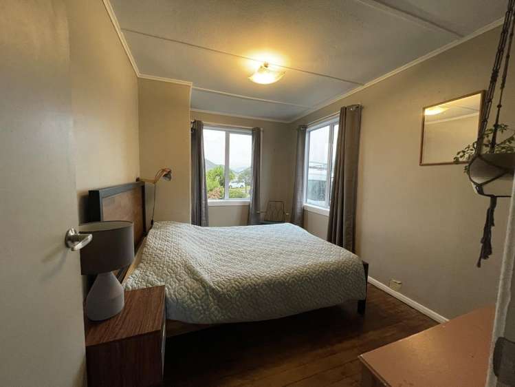 75 Clinkard Avenue 1070_1