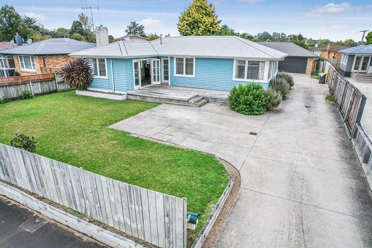 94 Bruce Avenue Glenview_23