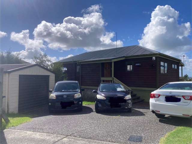 Spacious Family Home with Sea View in West Harbour