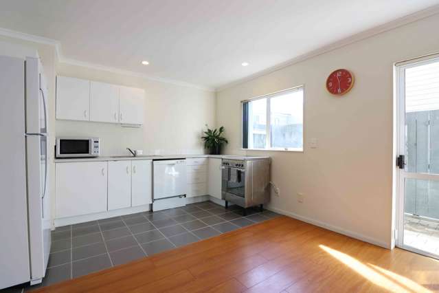 9/109 Church Street Onehunga_3