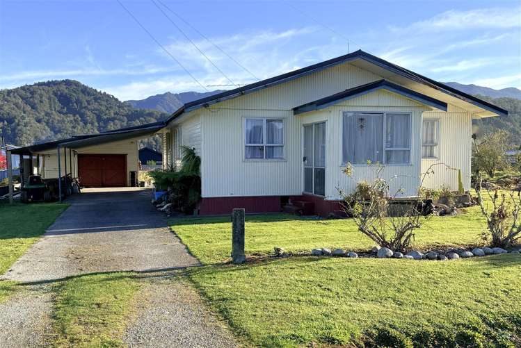 30 Brodie Street Blackball_18