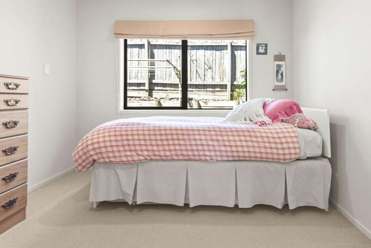 8 Jelas Road Red Beach_17