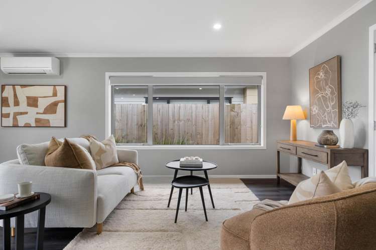 7 Ron Fawcett Way Wainuiomata_12