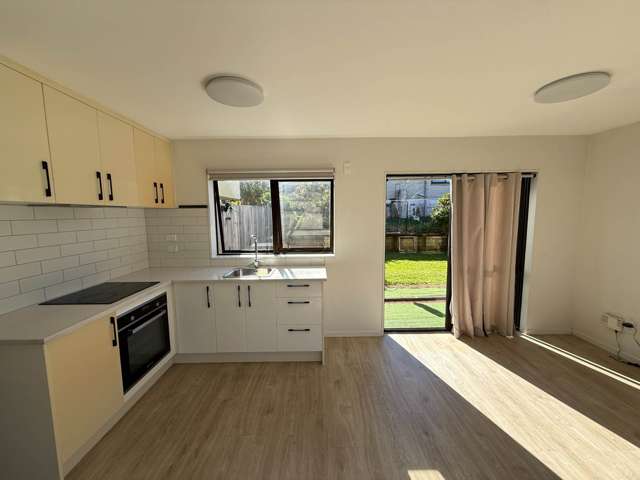 Modern Downstairs 3 Bed, 2 Bath in Pakuranga H...