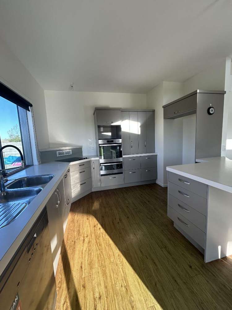 661 Cornwall Road 10114_9