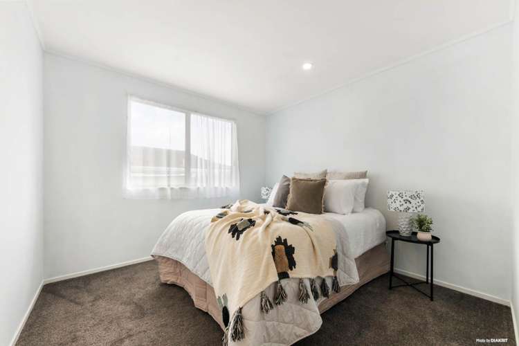 2/204 Waitemata Drive Ranui_8