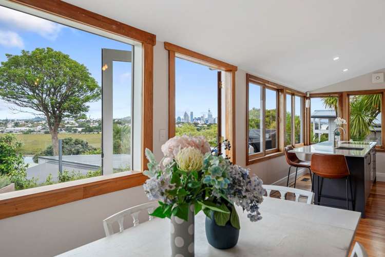 39 Ngataringa Road Devonport_15