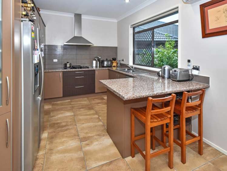 24 Salford Crescent Flat Bush_4